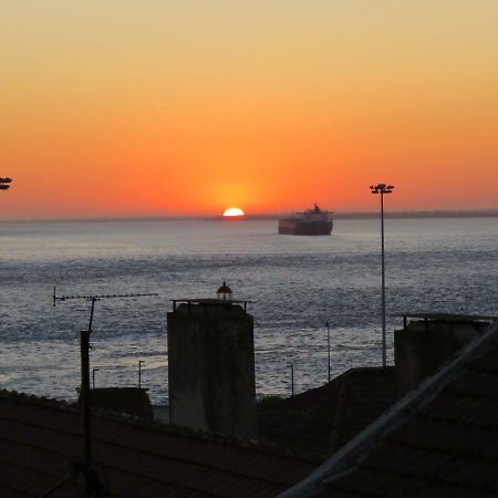 Tejo House River Lisbon 阿尔马达 外观 照片